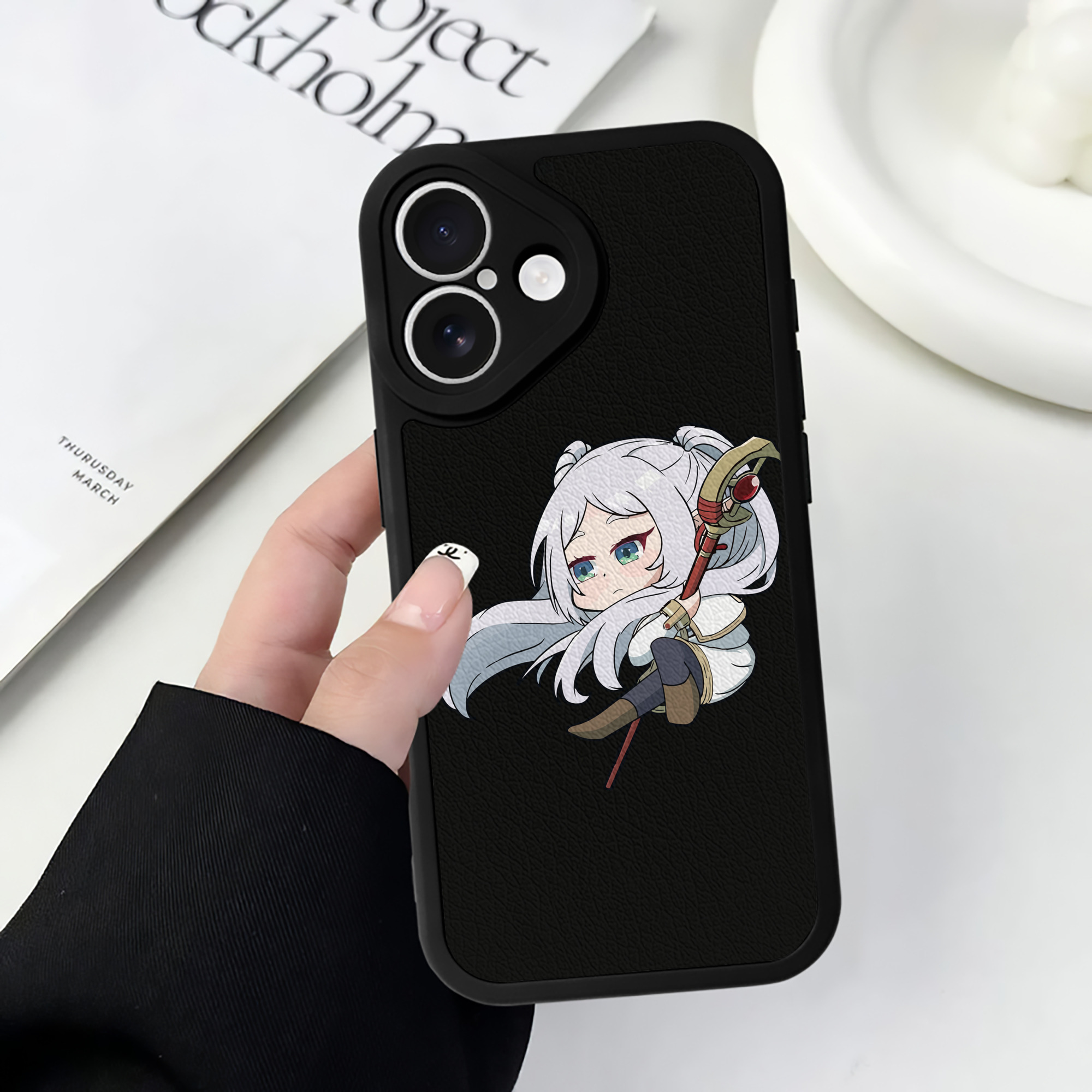 （画像用） 葬送のフリーレン Frieren 【iPhone 16シリーズ対応】シリコンスマホケース（レザー調） 材質：シリコン